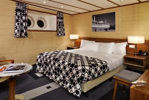 Superior Double Room room in ss Rotterdam Hotel en Restaurants