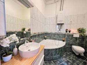 Kerepesi 3 - Opposite Keleti station