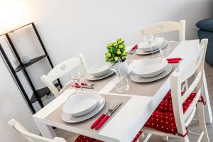 [House Near Train Station]AC