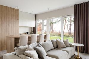 LETS SEA - 2 Bedroom - Premium Baltic Apartment with Front Sea View Garden and SPA access