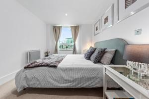 Central LONDON 2 Bedroom US EMBASSY London Eye and Riverside view panoramic balcony