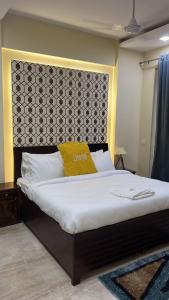 Lime Tree 3BHK Serviced Apartments DLF Phase -5 Gurgoan