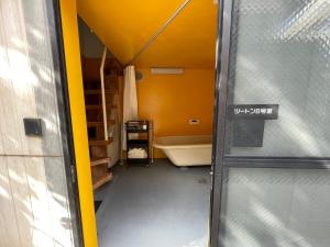 1 stop to Shinjuku! Central NAKANO! up to 3ppl.cozy bright room.