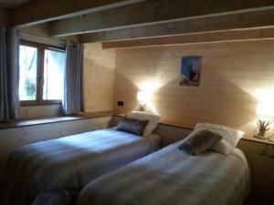 Appartements Gite l-esquirol : photos des chambres