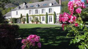 Lodge ou Gîte de caractére avec jaccuzi spa piscine