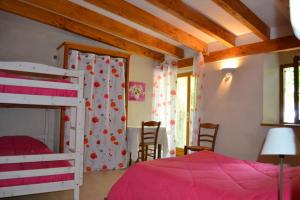 Hotels Auberge Les Sibourgs : photos des chambres