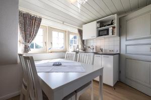 Apartment 5 with Sea View room in Haus Amanda
