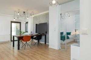 Solna Cracow Air-conditioned Apartment with Balcony by Renters