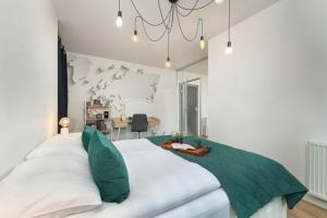 Solna Cracow Air-conditioned Apartment with Balcony by Renters