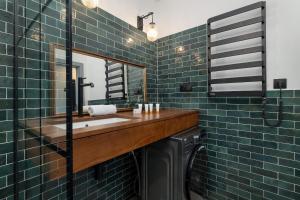 Solna Cracow Air-conditioned Apartment with Balcony by Noclegi Renters