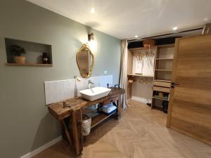 Le jardin de Nigelle , Bas De Villa En Provence