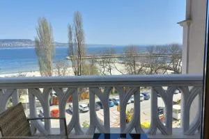 Beachfront Panoramic Flat @ South Bay residence - Bliznatsi