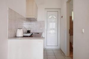 Yiannis Studio 4