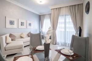 StoneTree - Furnished 1BR in Prime Location