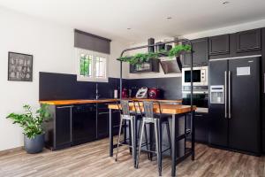 Jolie villa au calme avec piscine