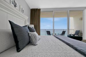 Beachfront Studio #809 at Majestic