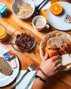 Georges Hostel & Café