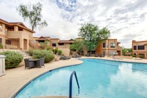 Tucson Escape with Outdoor Community Pool and Hot Tub!