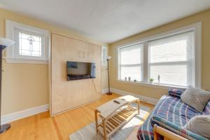 Bright St Louis Abode 5 Mi to Forest Park!