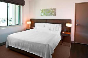 Guest Room, 1 King room in Element Dallas Forth Worth Airport North