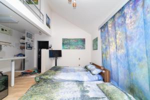 Claude Monet Tokyo Shibuya Shinjyuku Wifi Free!