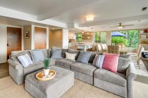 Waterfront Allyn Retreat w Guest House & Beach!