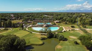 Cosmopolitan Golf & Beach Resort