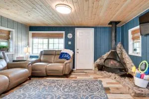 Kingston Cabin Rental Walk to Lake Texoma Beaches - Shay