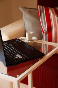 LUMINOSO. COMODO. ACOGEDOR. WIFI. Junto a AVE