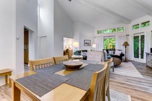 2349 Courtside Villas