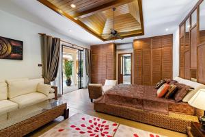 Champagne Villa Luxurious Tropical Pool Villa