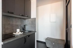 Studio black & white à 10 mins à pieds de la gare pour Genève