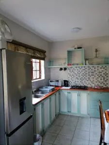 Shalom Cottage - Highland Home