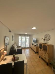 Schöne Unterkunft mit Pool und Terrasse.