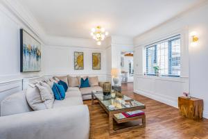 Luxury Goodwood home, Hot tub, 3 Bedrooms, Pet Friendly