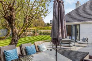 Luxury Goodwood home, Hot tub, 3 Bedrooms, Pet Friendly