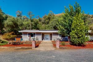 Peppermint Falls Hideaway