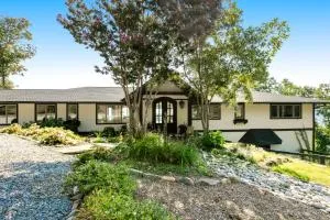 Sunrise Mountain Retreat - Columbus