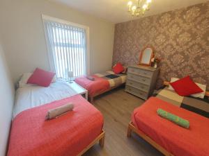 Wimborne House, 3BR, Airport, M1, 6 beds