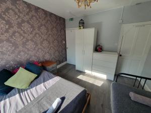 Wimborne House, 3BR, Airport, M1, 6 beds