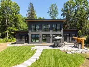 Luxury Muskoka New Build Cottage 4 Bedroom - Commanda