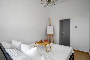 Warsaw Castle Apartments - Prime Location, Historic City Center, Castle View, Fast Internet - by Rentujemy