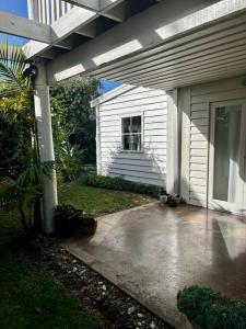 Surfers Palace Torquay 1 min walk to beach