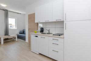 Apartments with parking space Vir - 21782