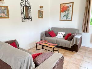 Maisons de vacances Gite Saint-Severin, 4 pieces, 6 personnes - FR-1-653-238 : photos des chambres