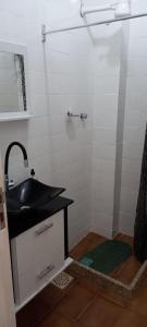 Conforto de copa na quadra da praia