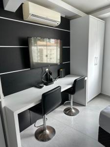 Kitnet em Prédio com Vista Mar