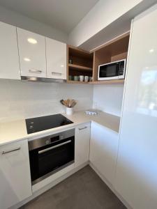 Location, location, location - spacious apartment