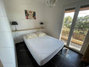 Maisons de vacances Maison Rayol-Canadel-sur-Mer, 5 pieces, 8 personnes - FR-1-100-318 : photos des chambres