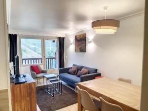 Cocon cosy de 40m², 2 chambres, balcon, pour 5 pers aux Menuires - FR-1-178-379